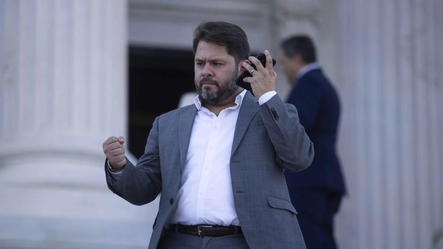 Gallego intensifica la lucha por ganar el voto latino en Arizona para llegar al Senado