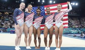 Simone Biles conduce a Estados Unidos al oro por equipos en gimnasia de París-2024