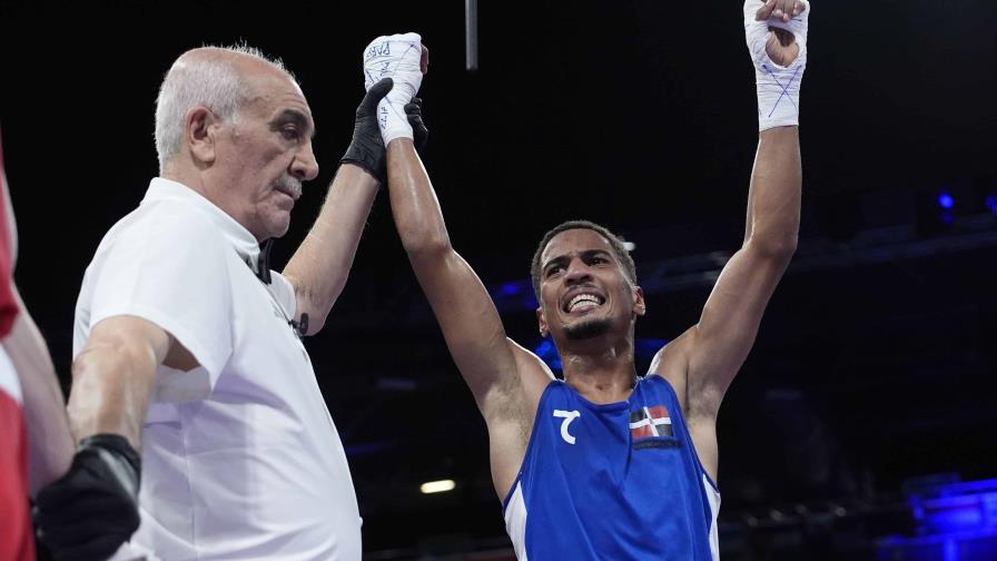 El dominicano Yunior Alcántara gana y se une a Pinales en cuartos de final del boxeo de París 2024