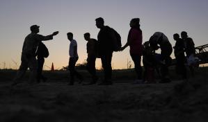 Arrestos en la frontera entre México y EEUU disminuyen 30% en julio, un nuevo mínimo para Biden