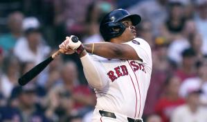 Devers busca un puesto entre los grandes jonroneros dominicanos