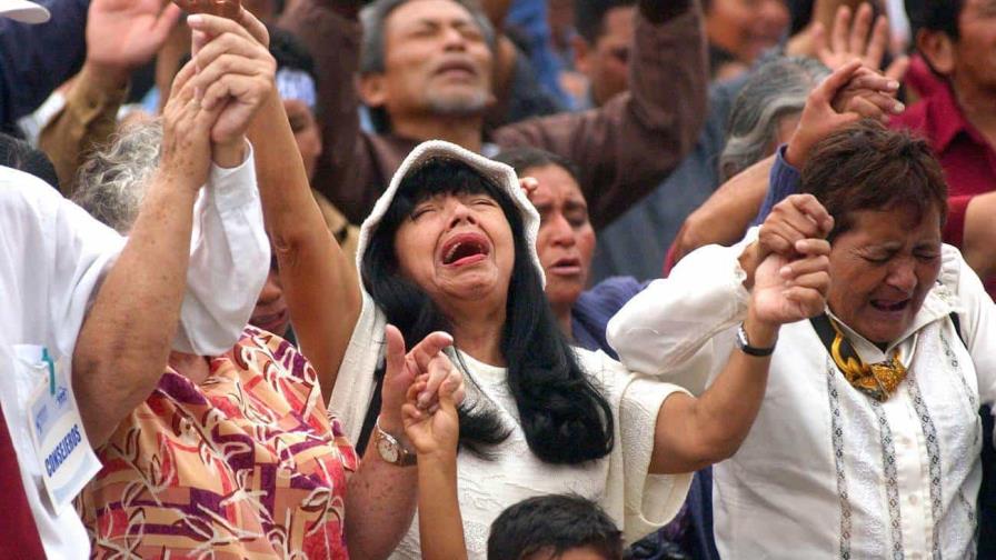 Latinos pesimistas sobre presente de su congregación religiosa, pero optimistas con futuro