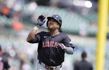José Ramírez; el “Guardián”de  los récords en Cleveland