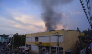 Incendio afecta tienda china en Haina