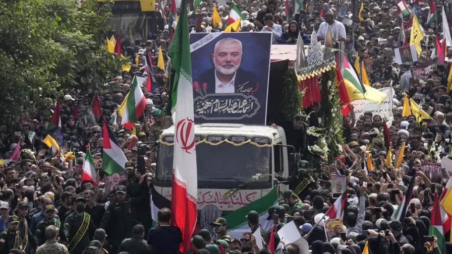 El líder supremo iraní pide ‘venganza’ en el funeral del líder de Hamás, Ismail Haniyeh