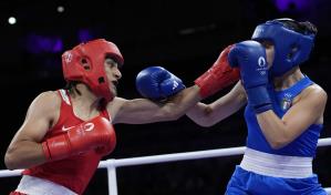 La primera rival de polémica boxeadora argelina se retira en 46 segundos; recibe respaldo de su país