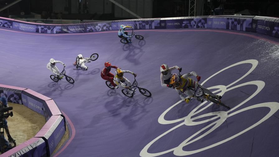 Colombiana Pajón avanza a semis de BMX tras sortear repechaje Colombiana Pajón avanza a semis de BMX tras sortear repechaje