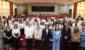 Programa de la Embajada de EEUU en RD, AWE, gradúa a 66 mujeres emprendedoras