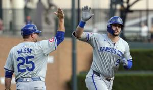 Pasquantino batea 2 jonrones en triunfo de Reales ante Tigres