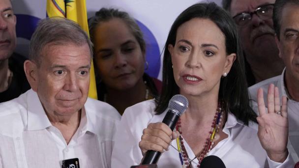 Machado dice que Maduro debe entender que su mejor opción es entablar una negociación