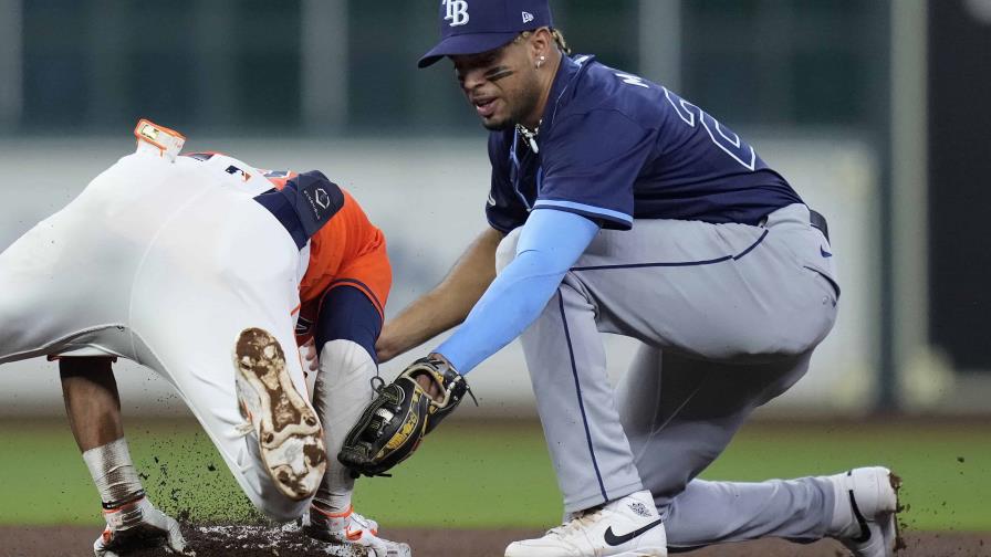 Kikuchi poncha a 11 en su debut con Houston y Astros superan 3-2 a Rays