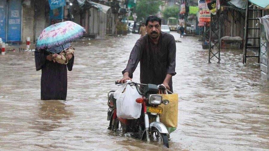 Lahore, la segunda ciudad más poblada de Pakistán, inundada por lluvias récord