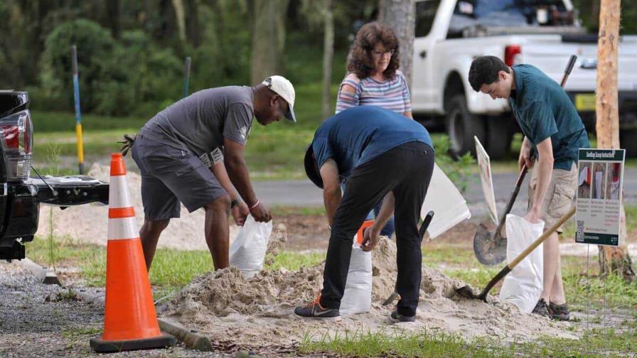 Florida se prepara para inundaciones ante la posibilidad del paso de una tormenta tropical