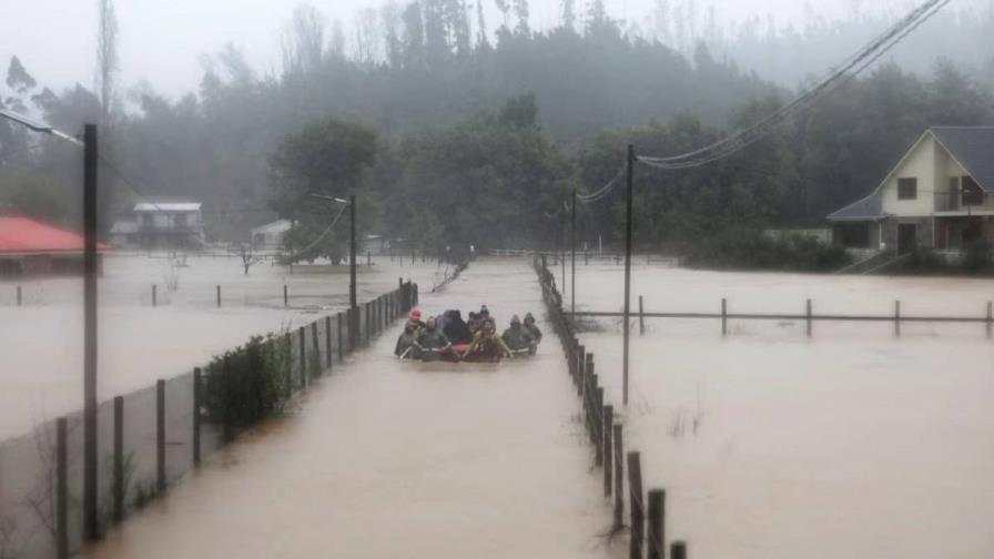 Tres muertos deja temporal de viento y lluvia que golpea el centro y sur de Chile