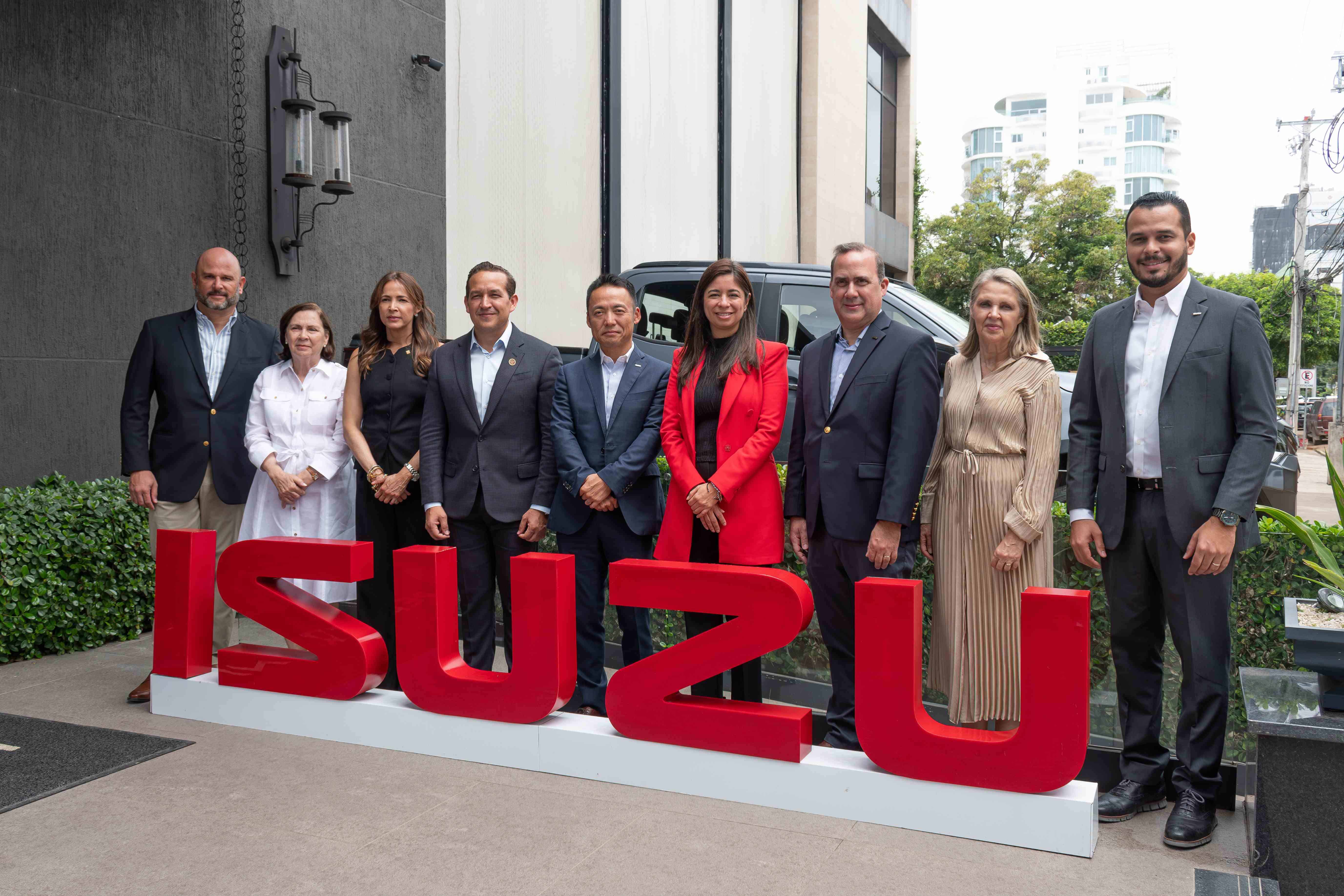 Eduardo Félix, Georgia Anne Reid, Diana Ramos, Yasser González, Nishikawa Sang, Mariel Castillo, Donald Pimentel, Clara E. Reid de Frankenberg y Marcos García.