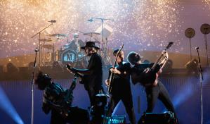 Morat cumple su sueño con los dominicanos en el Estadio Quisqueya