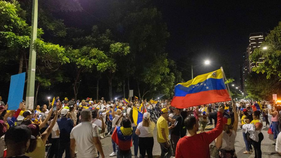 Venezolanos en RD realizan “rodada motorizada” contra el fraude electoral en Venezuela