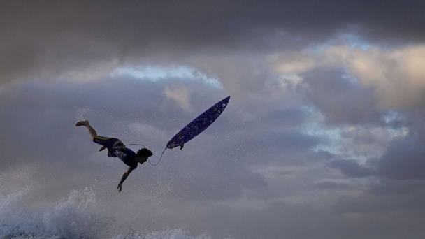 Finales de surf en Juegos Olímpicos pospuestas en Tahití a la espera de olas más grandes