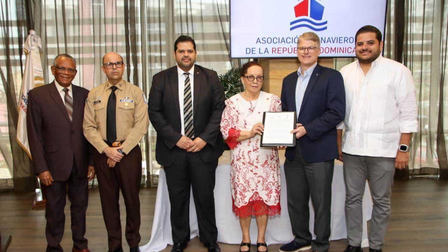 Firman acuerdo para reforzar detección de polizontes en buques de República Dominicana