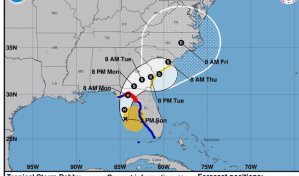 Debby se podría convertir en huracán este domingo y amenaza con lluvias históricas sureste de EE.UU.