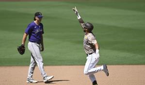 Peralta conecta cuadrangular y se roba otro en la victoria de los Padres sobre los Rockies