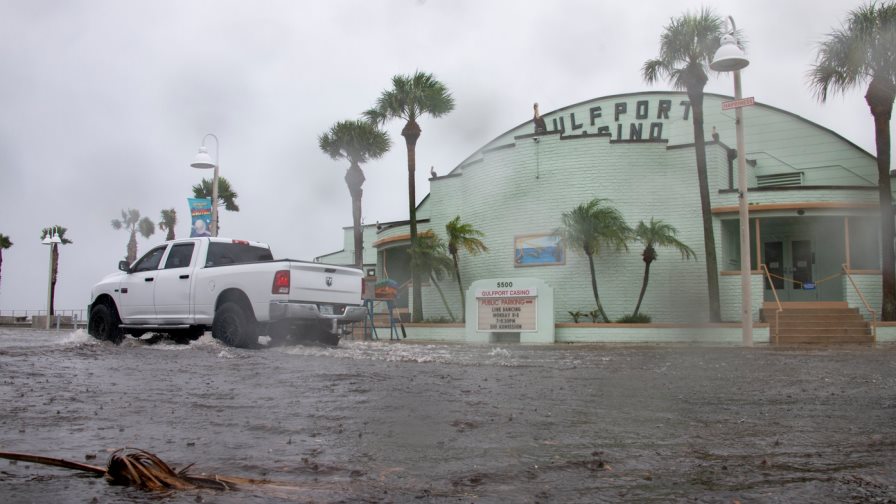 Debby se convierte en huracán categoría 1 en su camino hacia Florida