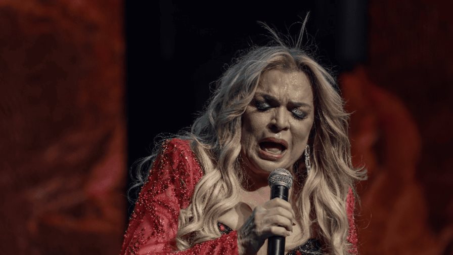 Ednita Nazario, agradecida y emocionada en un laureado concierto en el Teatro Nacional