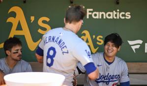 Enrique Hernández y Cavan Biggio conducen victoria de los Dodgers sobre los Atléticos