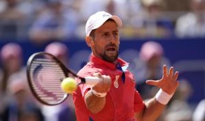 Novak Djokovic vence a Carlos Alcaraz por la medalla de oro en Par&iacute;s 2024