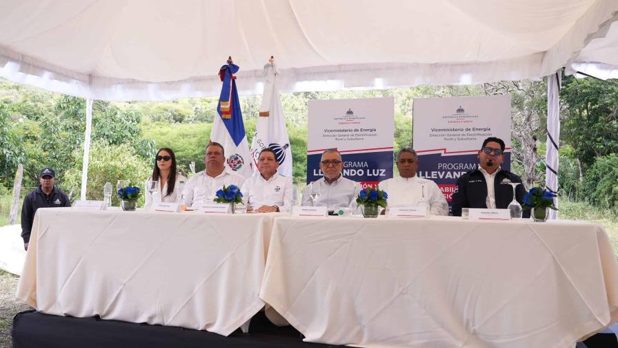 Energía y Minas inaugura proyectos eléctricos en San José de Ocoa; benefician más de 1,800 munícipes