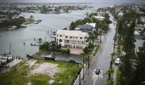 El huracán Debby toca tierra en Florida y amenaza con inundaciones catastróficas