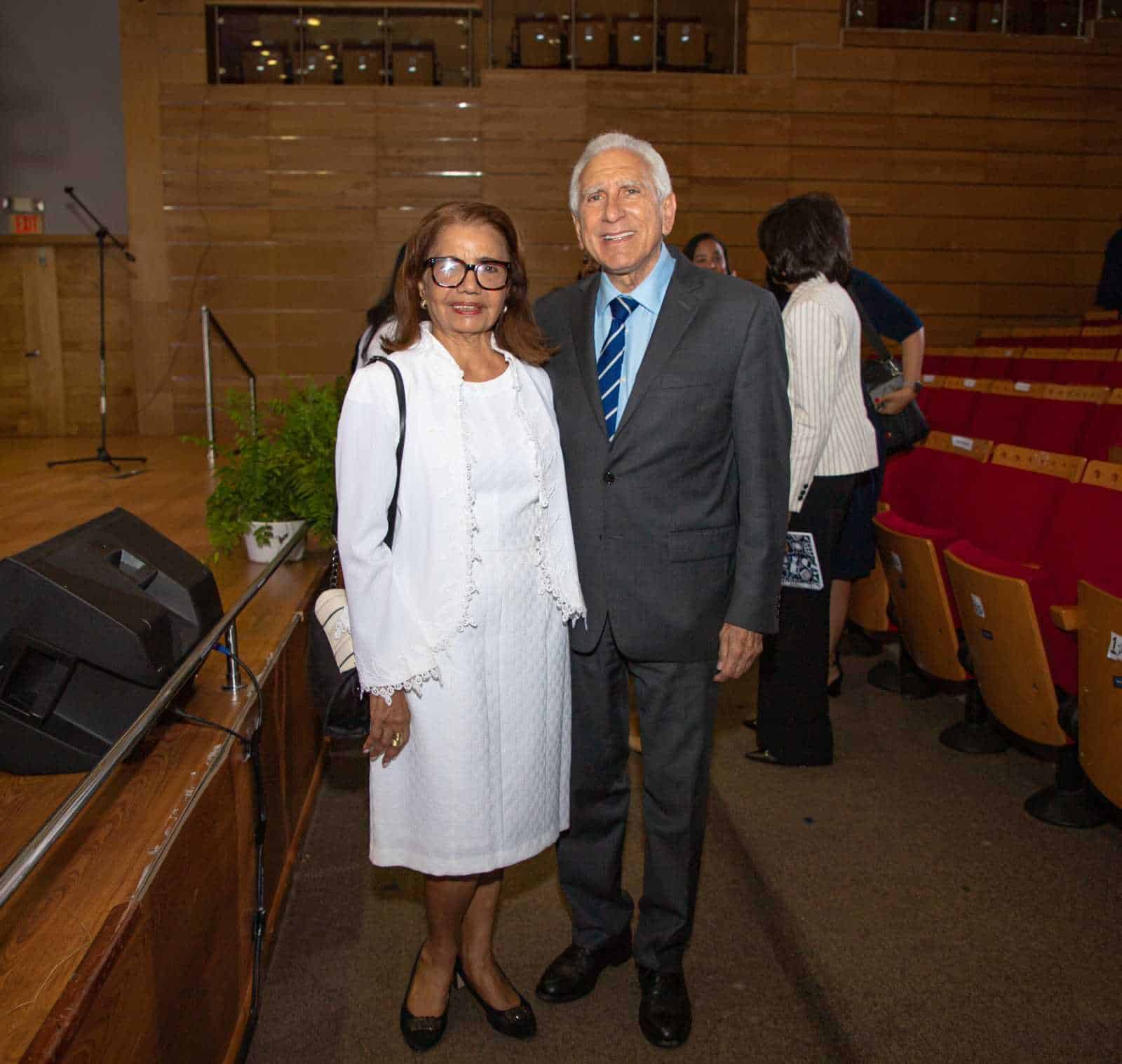 Manuela Suncar y Enmanuel Esquea Guerrero.