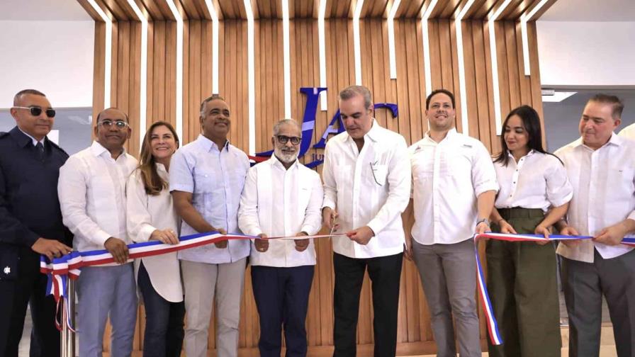 Presidente inaugura el nuevo edificio de la Junta de Aviación Civil