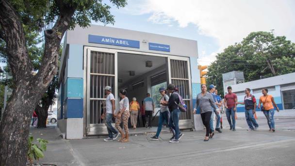Inauguran puntos de lectura en estaciones del Metro de Santo Domingo