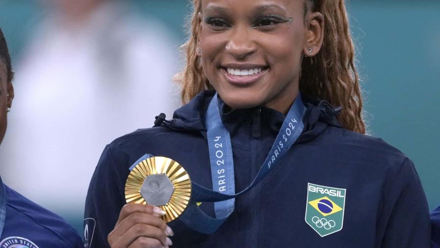 Brasileña Rebeca Andrade gana el oro a Simone Biles en piso en París 2024