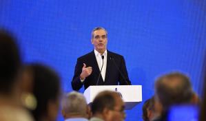 Abinader propone eliminar 53 diputados en reforma constitucional