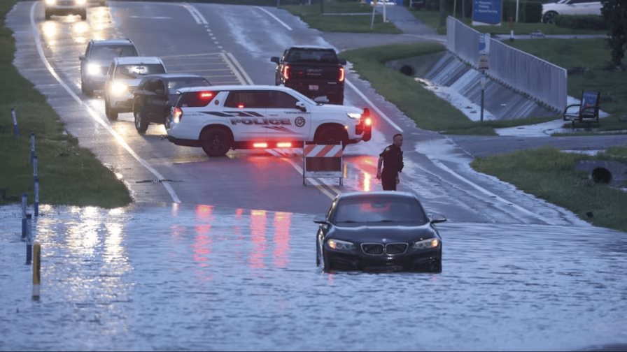 Debby se debilita a tormenta tropical tras tocar tierra en Florida como un huracán