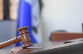 Tribunal ordena acatar la Constitución y enseñarla en las escuelas y colegios
