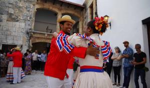 Celebrando la cultura: primer ciclo de formación internacional en bachata y merengue