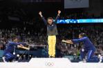 La reverencia de Simone Biles a Rebeca Andrade, símbolo del momento que vive la gimnasia La reverencia de Simone Biles a Rebeca Andrade, símbolo del momento que vive la gimnasia
