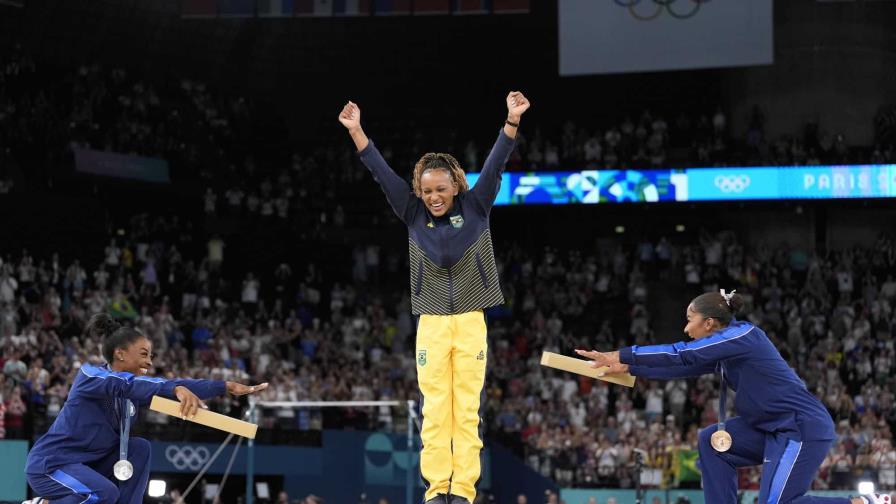 La reverencia de Simone Biles a Rebeca Andrade, símbolo del momento que vive la gimnasia