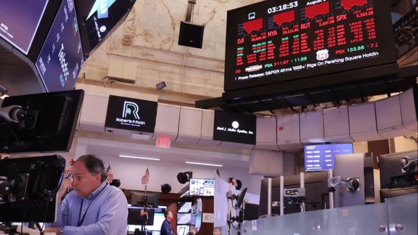 Wall Street al alza tras derrumbe del lunes