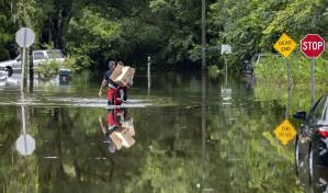 La tormenta tropical Debby pasa por el Atlántico antes de volver a las Carolinas y mirar al norte