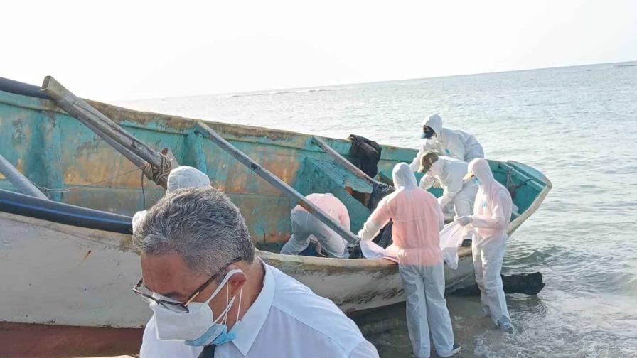 Las osamentas halladas en embarcación en Río San Juan fueron trasladadas al Inacif de Santiago