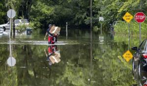 Tormenta tropical Debby causa lluvias en las Carolinas antes de ir al norte