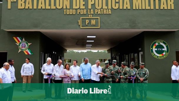 Abinader inaugura un nuevo edificio para el Ejército