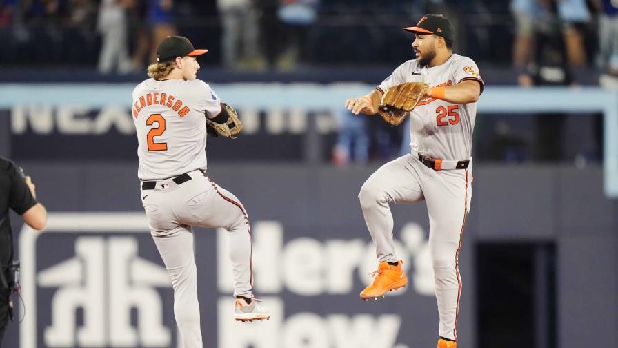 Santander pega 2 jonrones y Holliday añade otro en triunfo de Orioles ante Azulejos Santander pega 2 jonrones y Holliday añade otro en triunfo de Orioles ante Azulejos