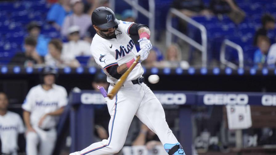Marlins resisten el intento de remonta de Rojos para ganar Marlins resisten el intento de remonta de Rojos para ganar