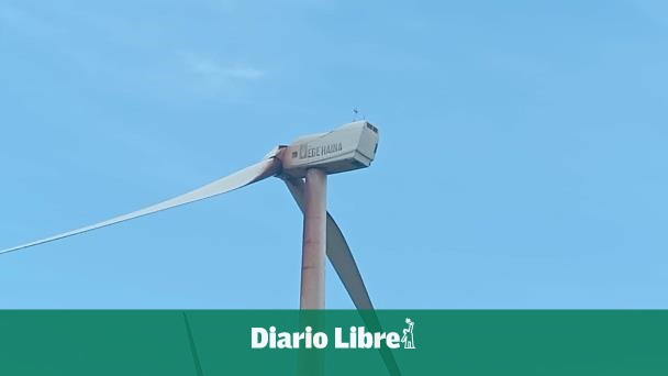 Se desploman molinos eólicos en Pedernales