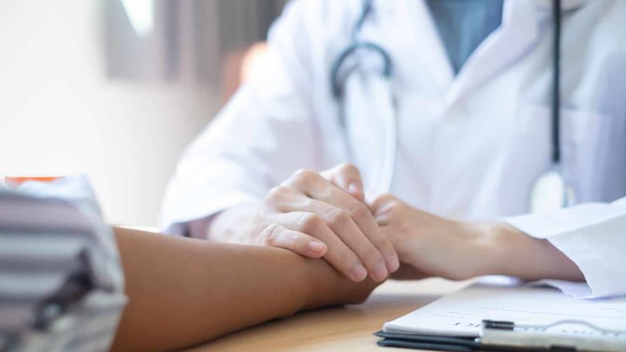 EE.UU. amplía servicios de salud para personas que no dominan el inglés